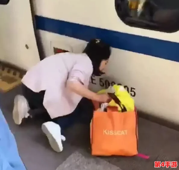 开火车女孩哭的撕心裂肺，背后隐藏的故事让无数人泪目，感动瞬间无法自已