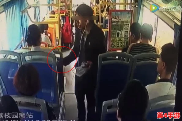 公交车揉捏双乳扯掉小内内,乘客目击惊人一幕引发热议与讨论 公交车揉捏双乳扯掉小内内,乘客目击惊人一幕引发热议与讨论