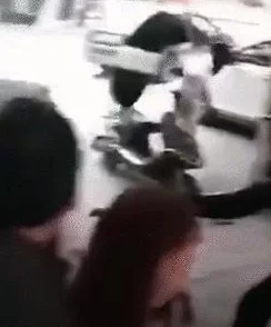 探索地铁逃生时尚前沿：哪款特色头套引领潮流最帅风姿？