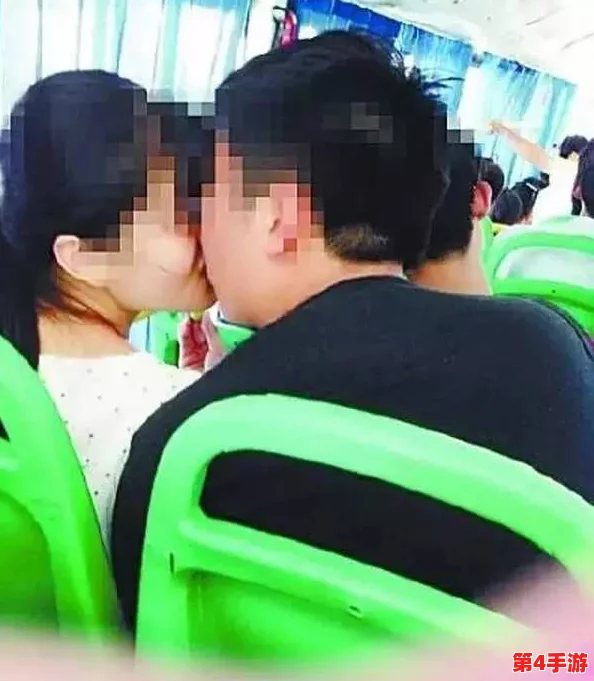 男Ji大巴进入女人黄游,网友热议:这背后到底隐藏着怎样的故事与真相? 男Ji大巴进入女人黄游,网友热议:这背后到底隐藏着怎样的故事与真相?