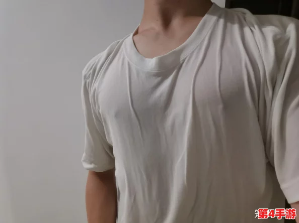 我喜欢把奶头露出来给男人看，这种行为让我感受到一种独特的自信与自由