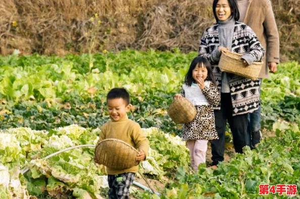 一小孩和妈妈摘萝卜不盖被子黄，网友热议：这才是真正的亲子时光与自然教育！