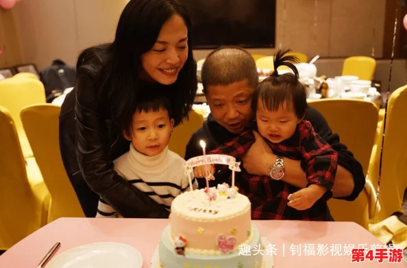温馨家庭的父母儿女一家狂徐海，分享快乐与笑声的美好时光