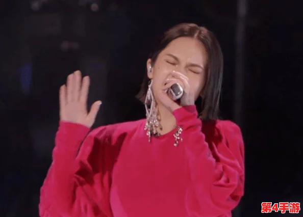 杨钰莹大战三个黑人，势均力敌，精彩纷呈，令人瞩目！