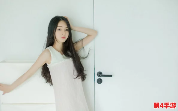 美女校花 张开腿让我 图片，清纯可爱又迷人的校园女神，展现青春风采与魅力的完美瞬间