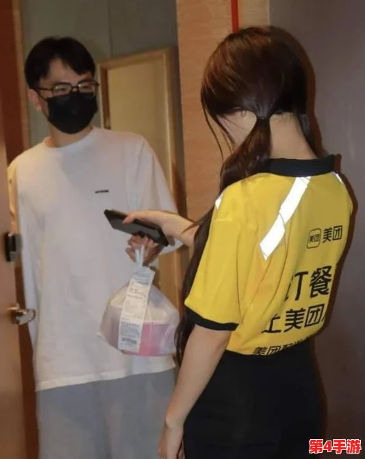 美女露出尿口，警方介入调查引发社会热议，公众呼吁加强公共场所管理与安全措施