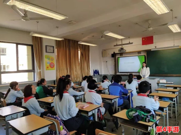 生物繁殖课老师拿班花做例子,课堂上引发学生热烈讨论与思考,促进了对生命科学的深入理解 生物繁殖课老师拿班花做例子,课堂上引发学生热烈讨论与思考,促进了对生命科学的深入理解