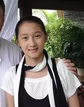 有一根又黑又硬的物体引发了人们的好奇,究竟它是什么?背后隐藏着怎样的故事和用途呢? 有一根又黑又硬的物体引发了人们的好奇,究竟它是什么?背后隐藏着怎样的故事和用途呢?