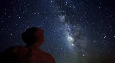 星空天美mv在线看：全新音乐视频上线，带你领略梦幻星空的魅力与感动