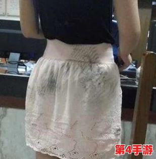 白丝小乔 扒腿爽出白色液体,网友热议其背后故事与影响,引发广泛关注与讨论 白丝小乔 扒腿爽出白色液体,网友热议其背后故事与影响,引发广泛关注与讨论