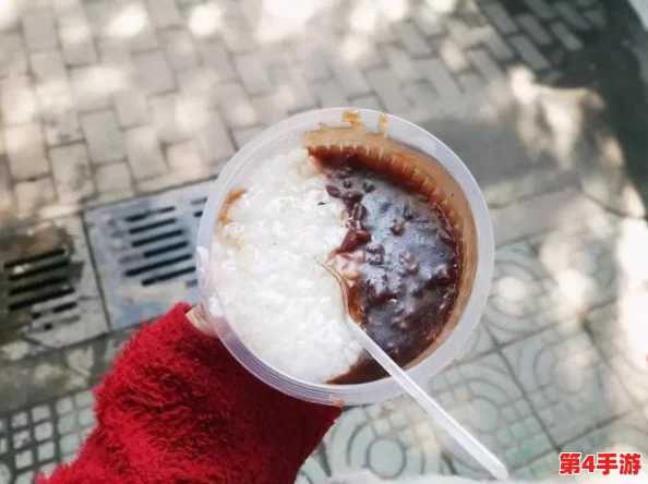 病娇胡桃用嘴给旅行者喂粥,意外引发网友热议,称其为“最甜蜜的照顾”! 病娇胡桃用嘴给旅行者喂粥,意外引发网友热议,称其为“最甜蜜的照顾”!