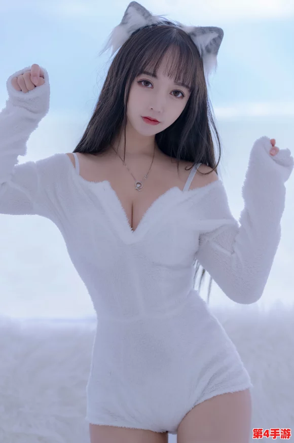 沟厕toilet丅ube美女：在现代社会中，如何看待网络文化对女性形象的影响与塑造？