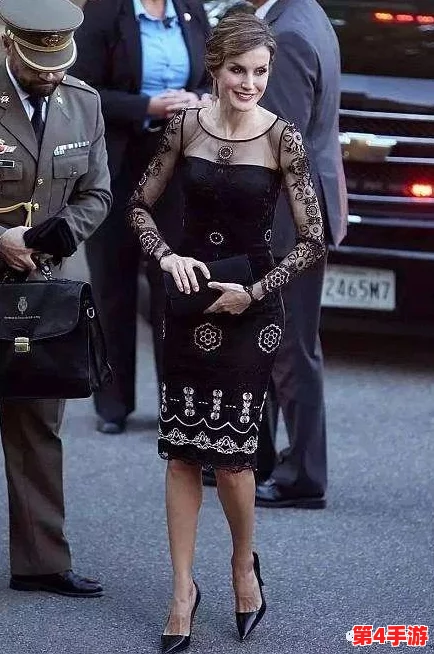 欧美老熟妇又粗又大,展现出独特的魅力与风采,引发了人们对老年生活方式的新思考和关注 欧美老熟妇又粗又大,展现出独特的魅力与风采,引发了人们对老年生活方式的新思考和关注
