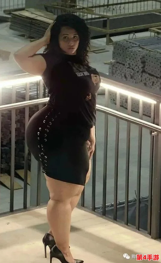 肥白大屁股BBWBBWHD撒尿，展现了独特的身体美与自信，挑战传统审美观念，引发热议与讨论