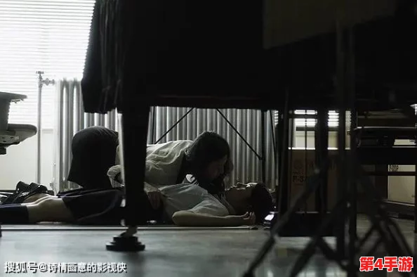 偷欢人妻HD三级中文：一场禁忌之恋的纠葛与激情，揭示人性深处的欲望与挣扎