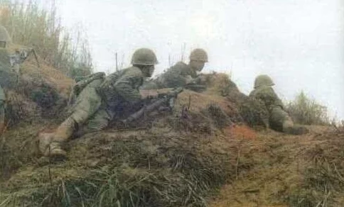 绝地战场智谋对决：三式隐蔽突袭策略，挑战者慎入，快递签收即决胜负！