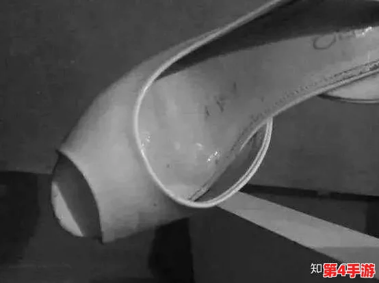镜流口水流白色液体正常吗图片,网友爆料称其实是明星在拍戏时不小心溅到的八卦消息 镜流口水流白色液体正常吗图片,网友爆料称其实是明星在拍戏时不小心溅到的八卦消息