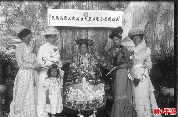 男生坤坤抽 女生坤坤，背后竟隐藏着他们不为人知的秘密关系，引发网友热议与猜测！