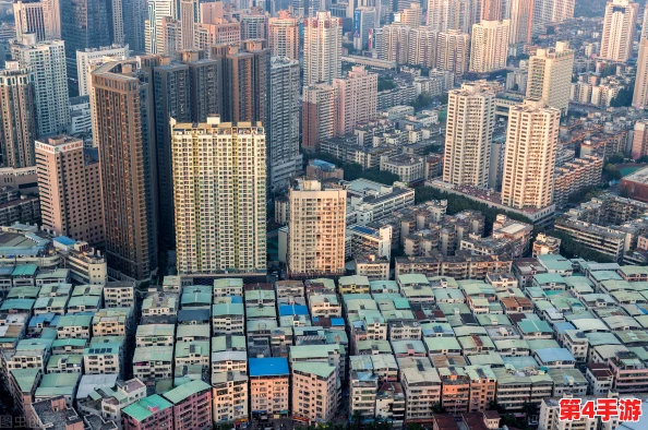 电梯里梅开二度：探讨城市高层建筑中电梯使用频率与人际交往的关系及其社会心理影响