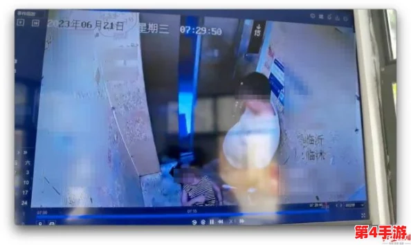 男女电梯活春宫事件进展:警方介入调查,涉事人员已被拘留并面临法律责任 男女电梯活春宫事件进展:警方介入调查,涉事人员已被拘留并面临法律责任